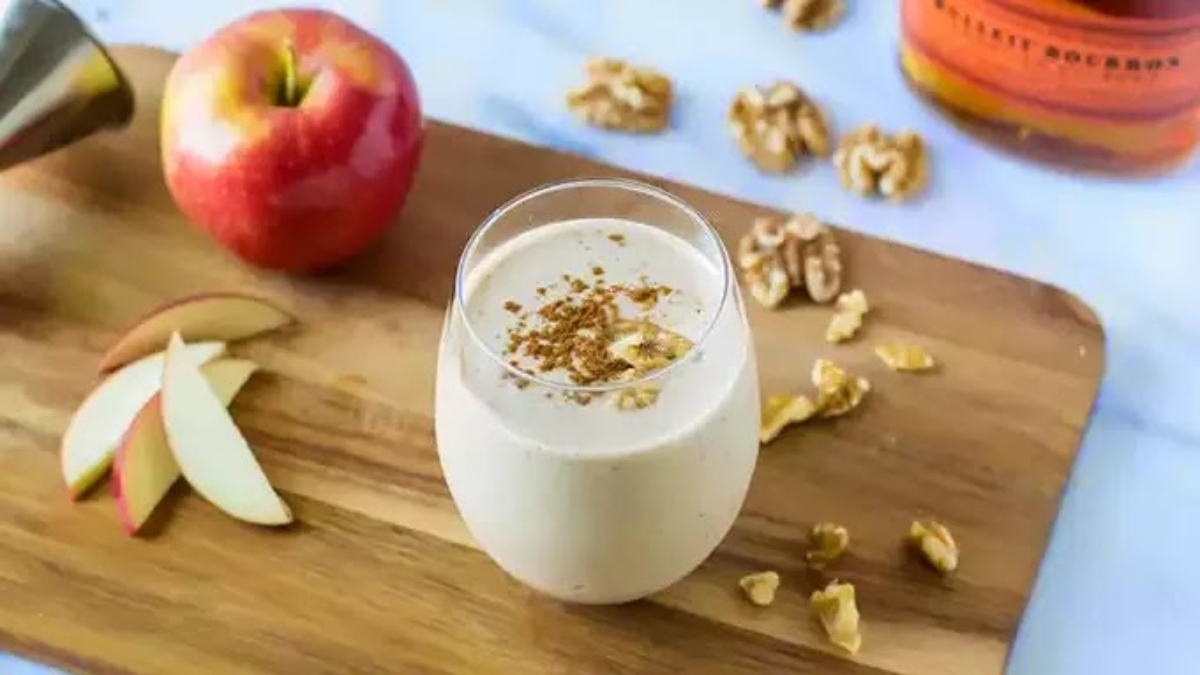Apple-Pie-Smoothie-with-Pecans
