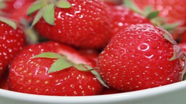 5raisonspourquoivousdevriezmangerdesfraises