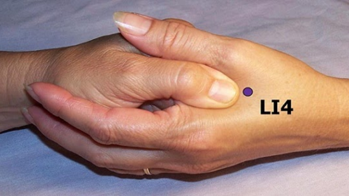 Hegu-Point-Can-Cure-Headache-in-30-Seconds