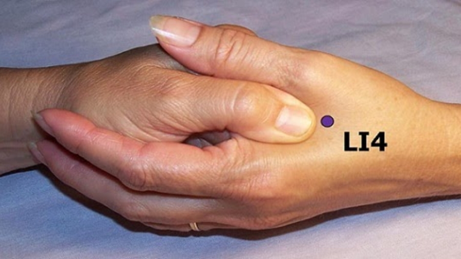 Hegu-Point-Can-Cure-Headache-in-30-Seconds