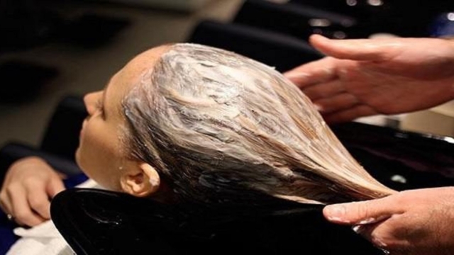 M25C325A9langercestroisingr25C325A9dientsetlesmettresurvoscheveux