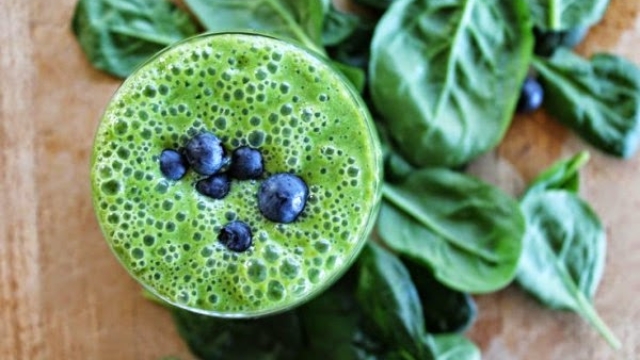 super-easy-smoothie-to-get-rid-of-back-pain-600x399-1