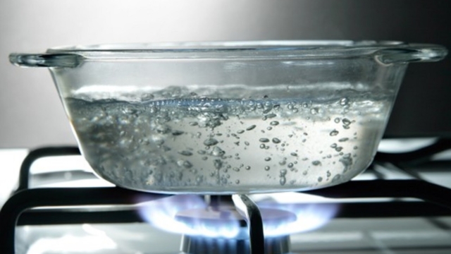 Excr25C325A9mentdangereux2521Voicipourquoivousnedevezpasrebouillirl2527eau