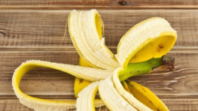 POURQUOIVOUSAVEZTORDDEJETERLAPEAUDEBANANE