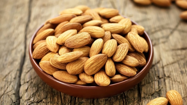 Manger10amandesnatureparjouraiderait25C325A0garderlaligneetavoirunealimentationbonnepourlasant25C325A9