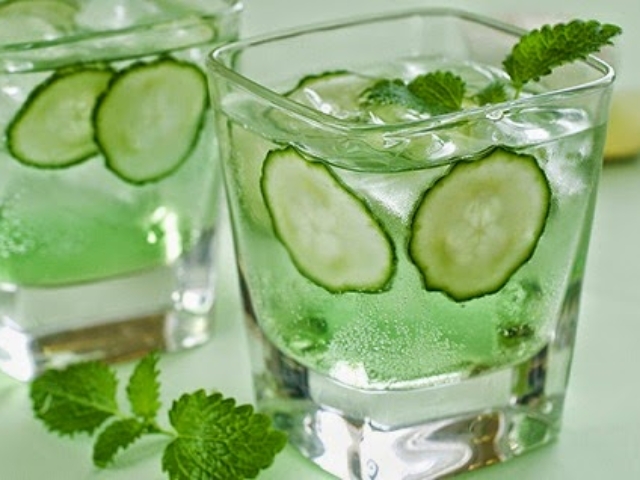mix-cucumber-and-mint-and-create-powerful-fat-melting-drink
